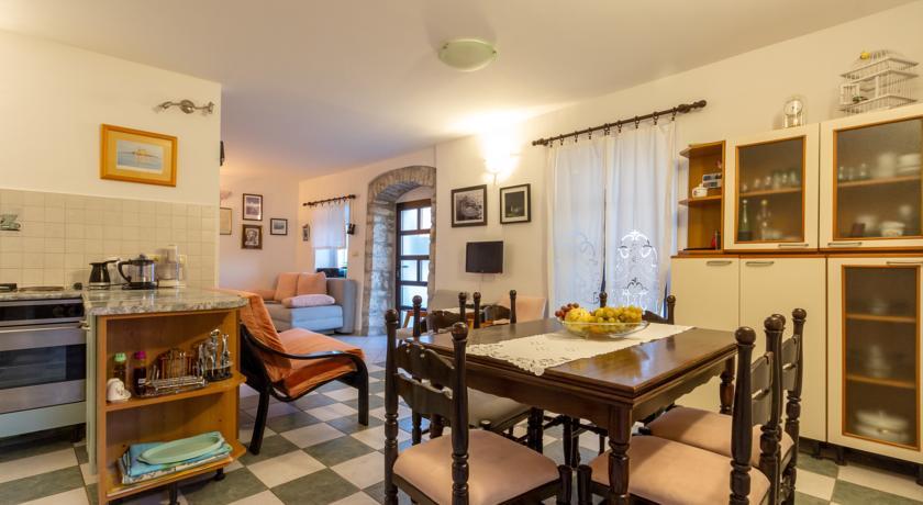 Apartment Old Stone House Lokva Rogoznica Kamer foto